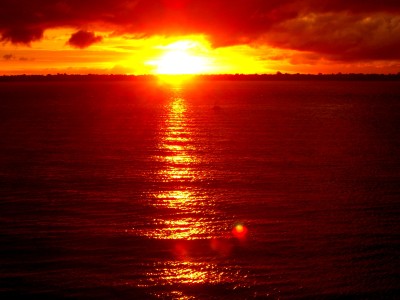 Wie im Bilderbuch: Sonnenuntergang am Amazonas
